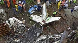 plane crashes in Mumbai