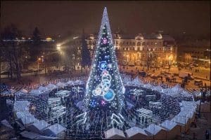 Vilnius Christmas Tree Ranks 1st Among Most Beautiful In Europe Travel And Tour Worldtravel And Tour World