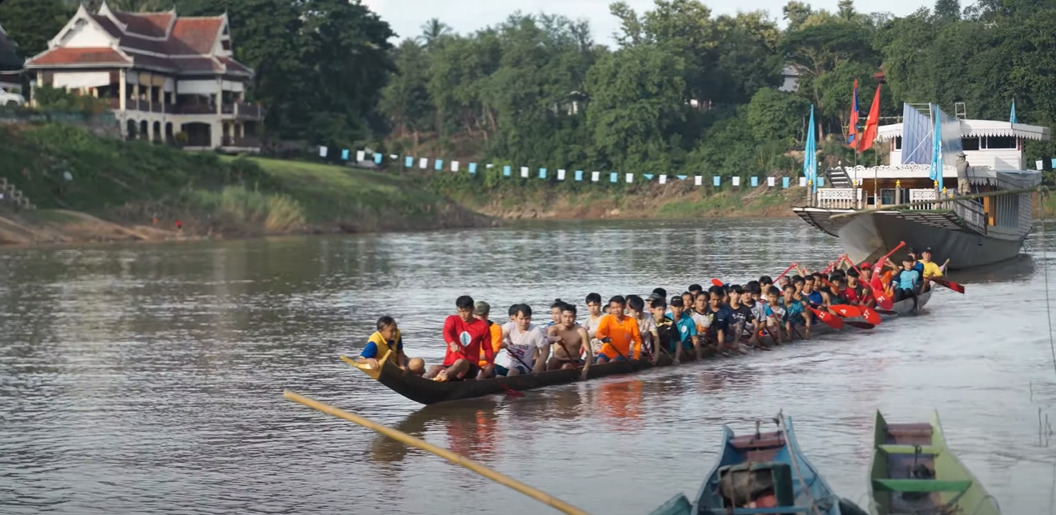 Navigating the Cultural Riches of Laos: Tips for Canadian Travellers - Interacting with Locals