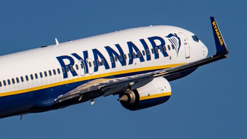 Ryanair Flight with 161 Passengers Causes Major Delays and Diversions at Bergamo Airport After Tyres Burst on Landing