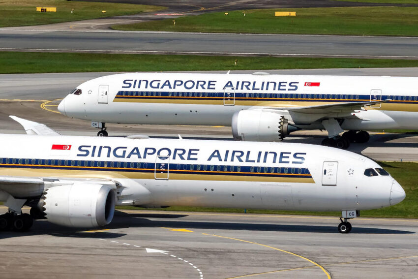 SQ 787s Taxiing Changi Small SS