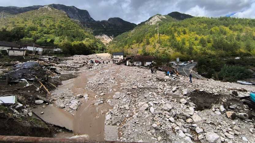 Floods and landslides in Bosnia-Herzegovina leave 18 dead, State of Emergency declared, Here’s new travel updates