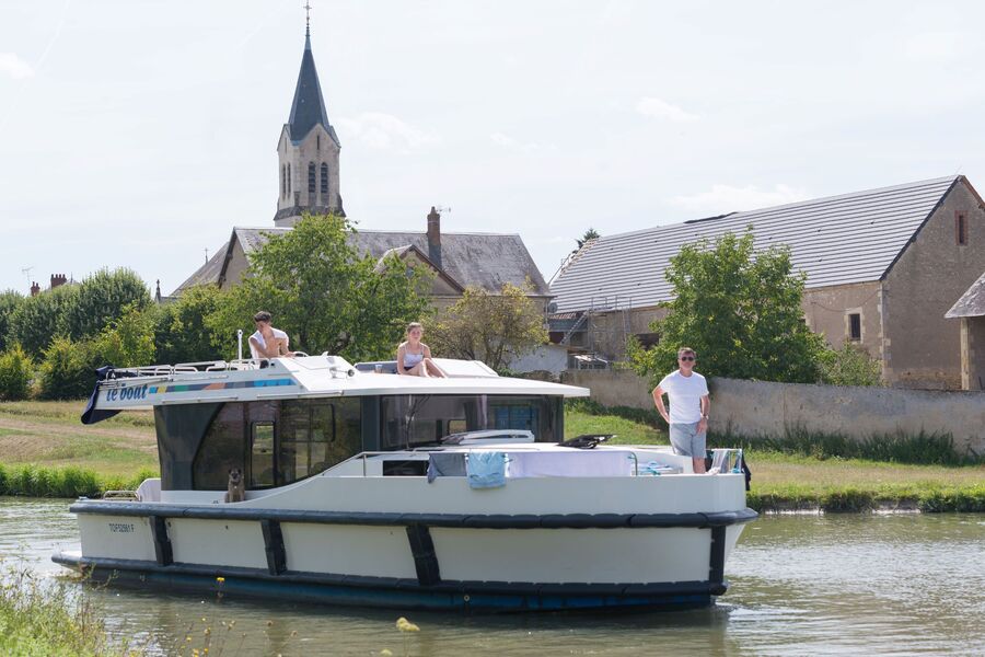 Le Boat Reveals the Ultimate European Houseboat Destinations for 2025 – Travel And Tour World