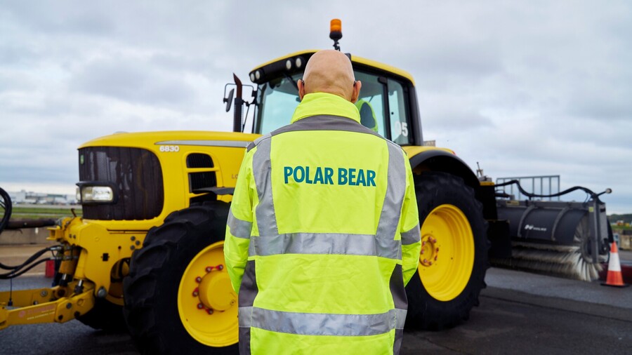 London Gatwick Prepares for Snow with 4,000 Hours of Polar Bear Training for Staff – Travel And Tour World