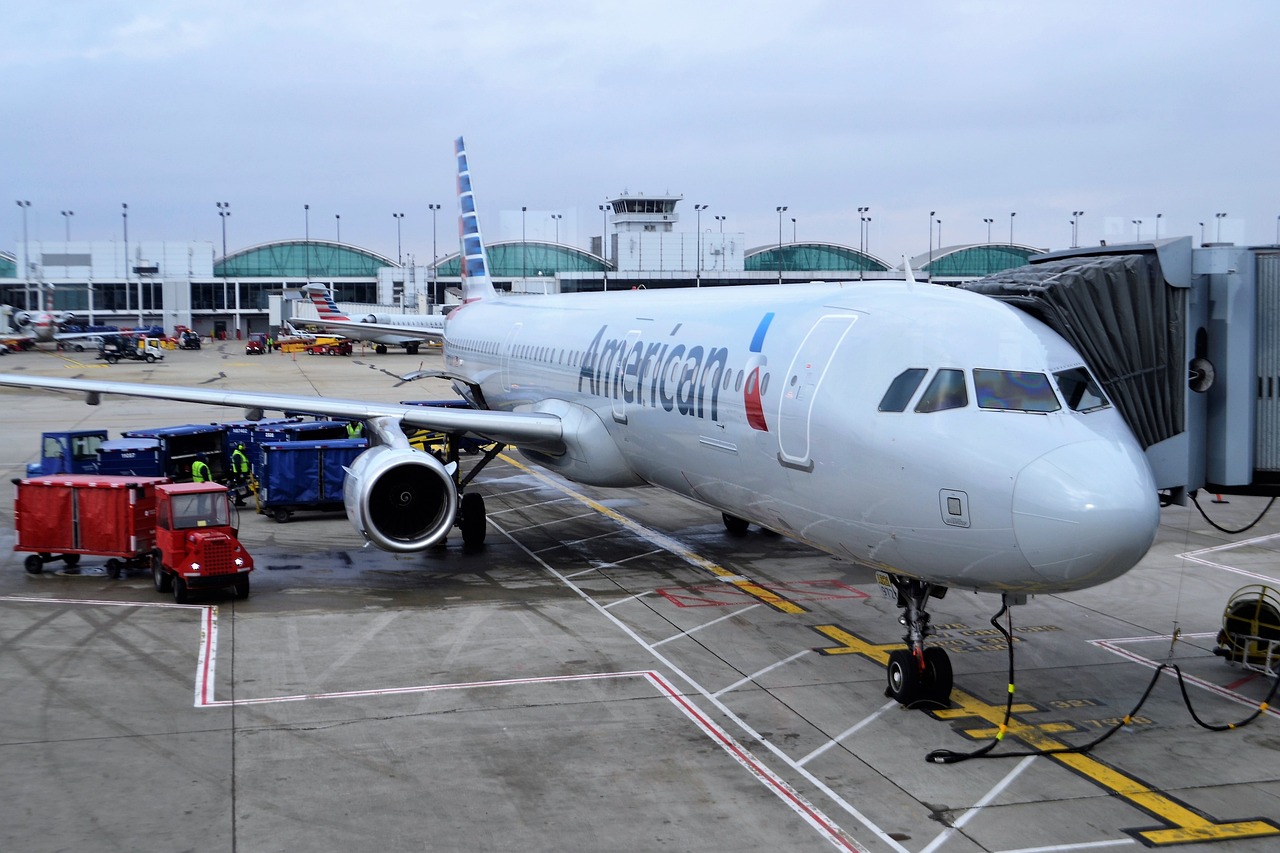 American Airlines Flight from Buenos Aires to New York Returns Mid-Flight Following Mysterious Banging Noise, Prompting Armed Security Response – Travel And Tour World