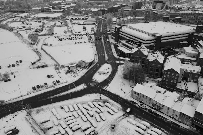 Arctic Blast Brings Snow and Ice Warnings to the UK with Widespread Travel Chaos Across England, Scotland, and Wales – Travel And Tour World