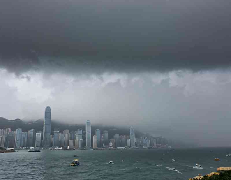 Tropical Storm Toraji Disrupts Hong Kong Travel with T8 Typhoon Warning Signal Amid Rare November Storm Activity – Travel And Tour World