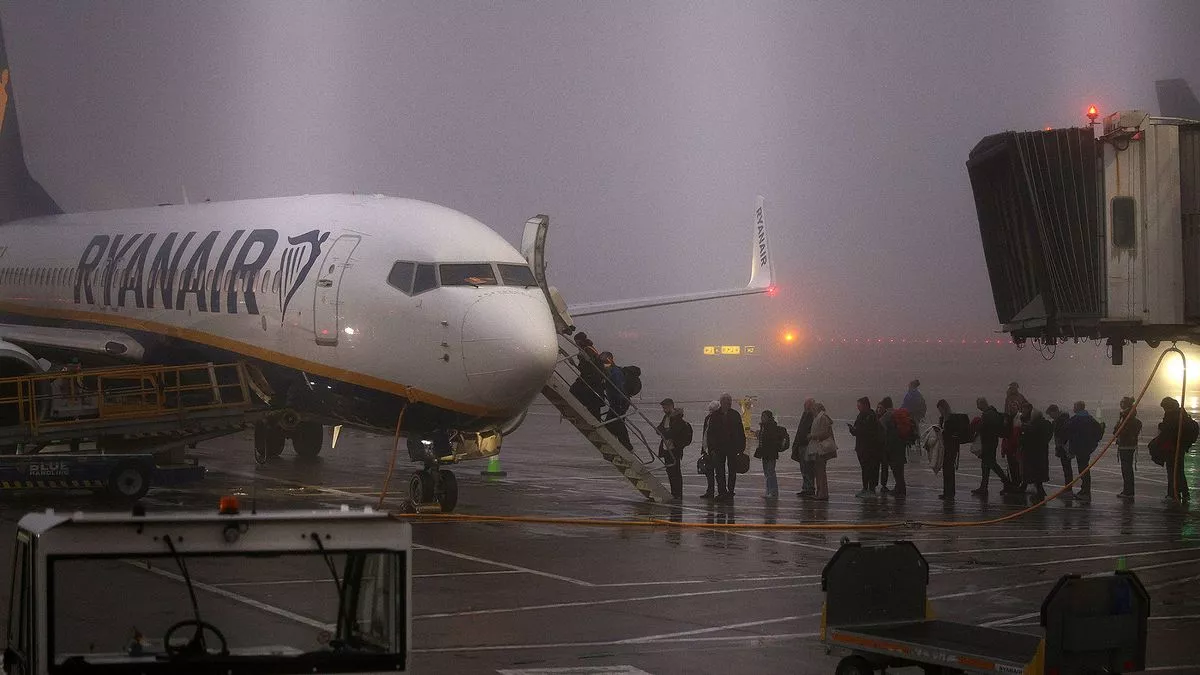 Travel Chaos Strikes Gatwick, Heathrow, and Manchester Airports as Dense Fog Causes Major Flight Delays Across the UK : Check Out The Latest Updates – Travel And Tour World