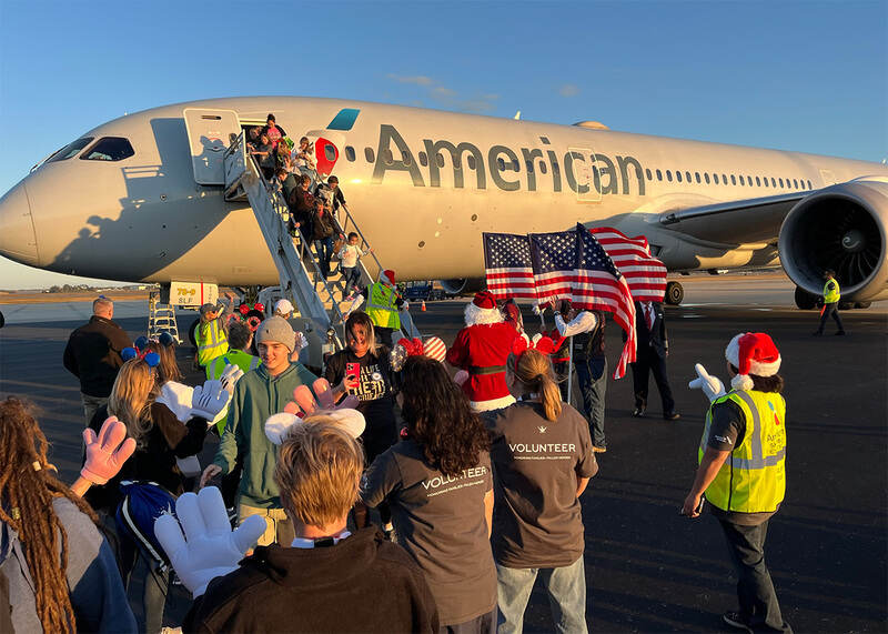 American Airlines Volunteers Bring Magic to Snowball Express Participants