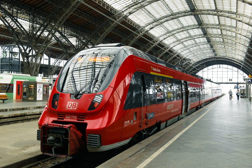 Sustainable Railway Innovations: Hydrogen-Powered Trains and Eco-Friendly Infrastructure