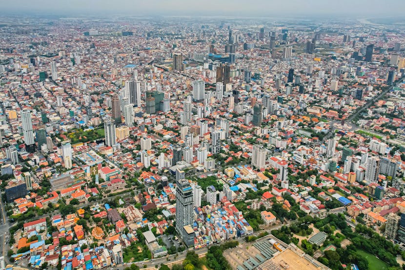 Cambodia Capital City Phnom Penh Sees Huge Tourists’ Arrival Influx During New Year Holiday