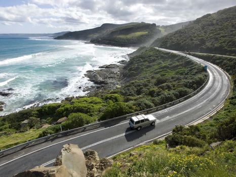 Why Is Australia’s Road Trip Culture Booming? Exploring the Great Ocean Road, Outback Queensland, and More Amid Rising Living Costs