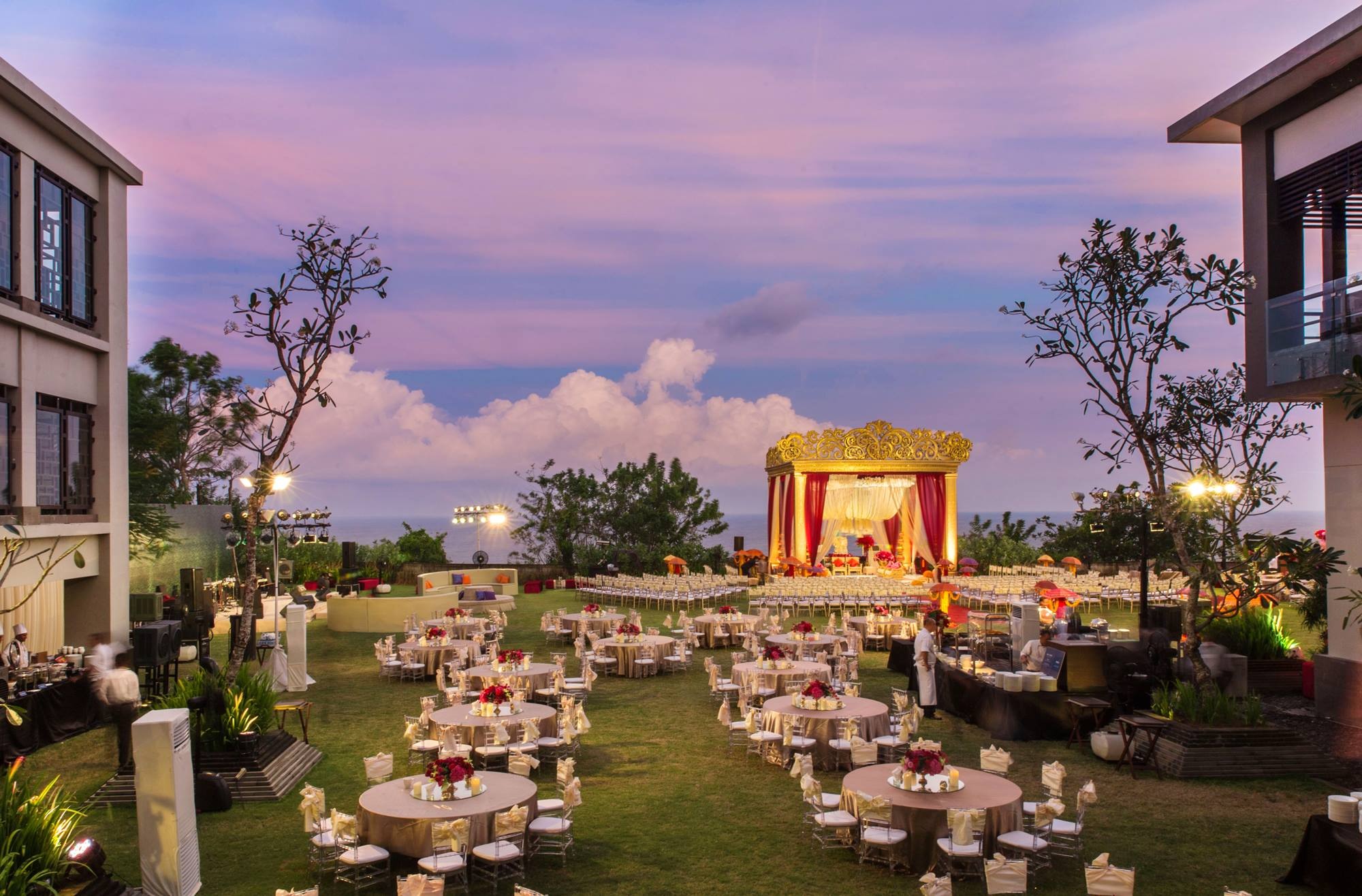 Why Is The Ritz-Carlton, Bali in Nusa Dua the Ultimate Luxury Getaway for Travelers Seeking Serenity and Stunning Indian Ocean Views?